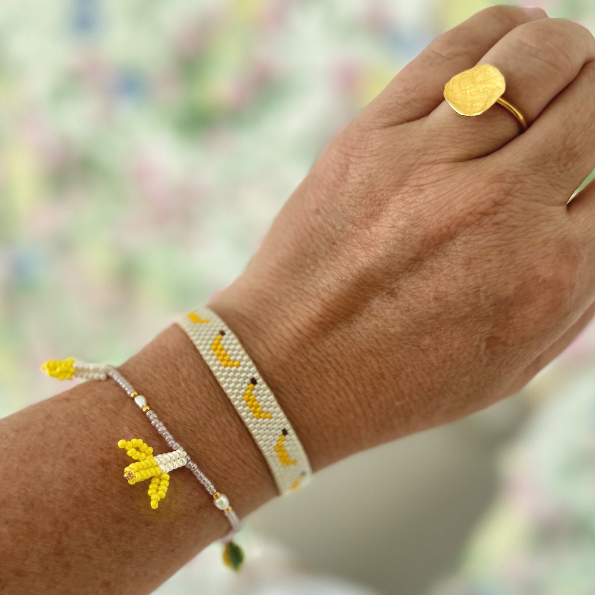 Beaded banana pattern and tutorial using Miyuki seedbeads 11/0